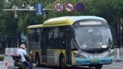 南京公交集体降速后还没自行车快，南京公交究竟为何会降速？