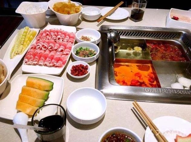 17元吃海底捞有人抱怨服务“没那么好了”，海底捞是如何回应的？