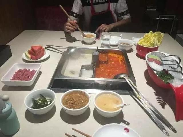 17元吃海底捞有人抱怨服务“没那么好了”，海底捞是如何回应的？