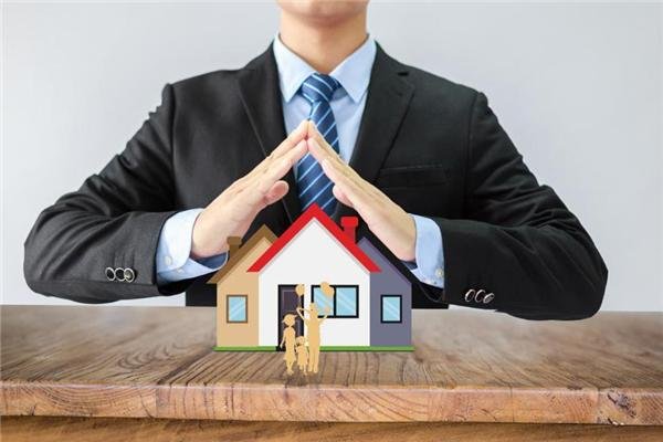 武汉人大毕业生回应从事房产中介：做一行，爱一行，这一职业如何？