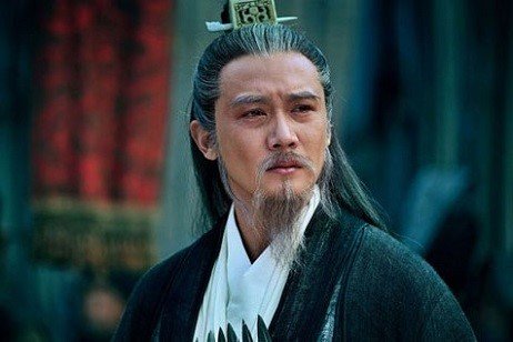 刘伯温嫉妒诸葛亮，带人去挖他的墓，结果见到什么令他当场下跪？