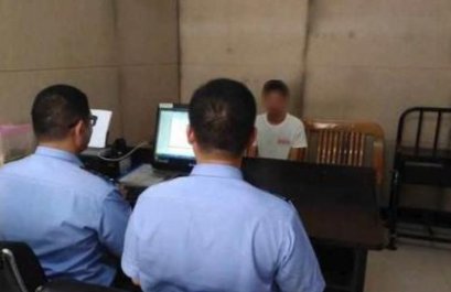 海南一男子火车上偷亲熟睡女子，该名男子为何会做出这样的举动？