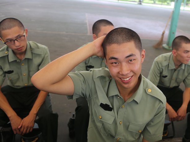 军校有寒暑假吗,假期时间大约多少啊,跟一般的学校一样吗???