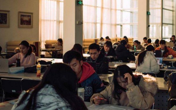 委婉讽刺学校的句子