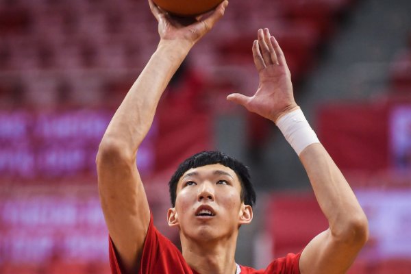 妻子称周琦躲房间不敢出门见人，为什么周琦成为全国球迷口诛笔伐的对象？