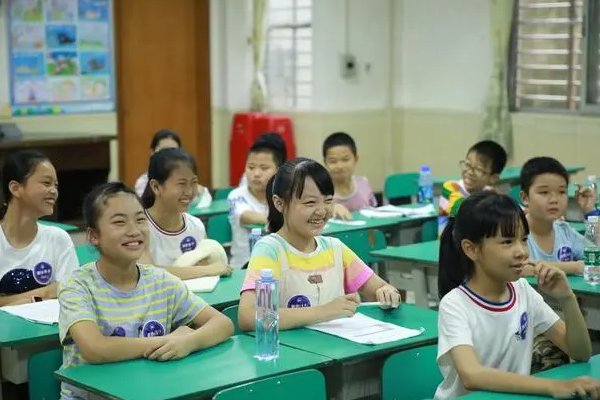 确凿的拼音和意思