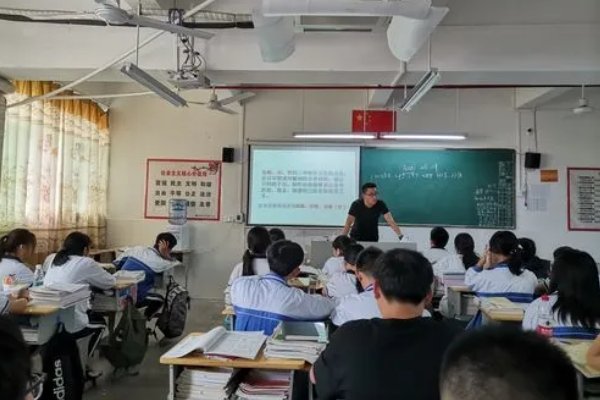文人墨客什么意思