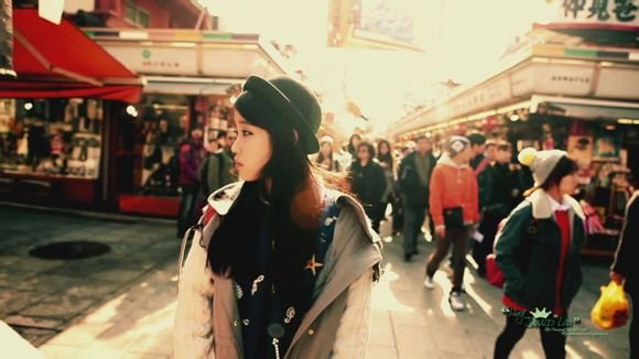 在酷我音乐盒里面看，魏晨的梦的怒放的MV ，但是MV里面不是魏晨本人，是一个韩国女生。