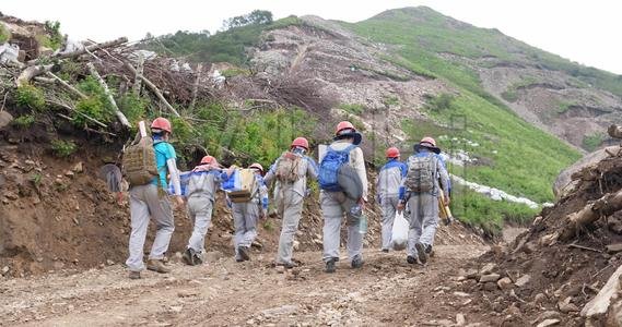 哀牢山25岁遇难地质员为家中独子，有关部门是否能给其荣誉？