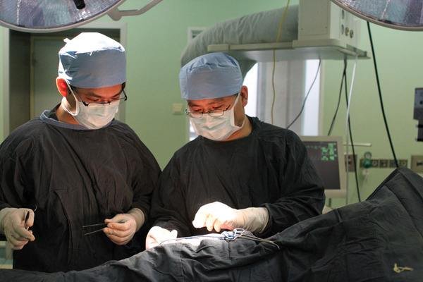 河北省二院一医生被妻子实名举报收回扣，网络视频实名举报会有效吗？