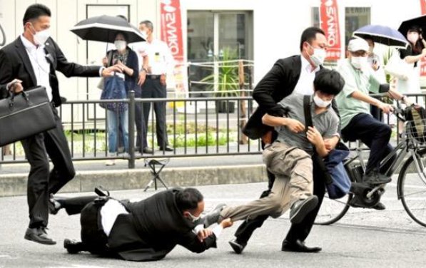 山上彻也的母亲发声：非常抱歉，她现在的道歉还有意义吗？