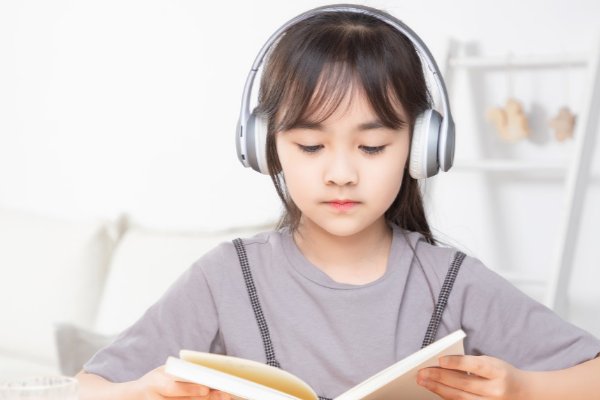 河南汝州回应寒假有学校补课，学校应该补课吗？