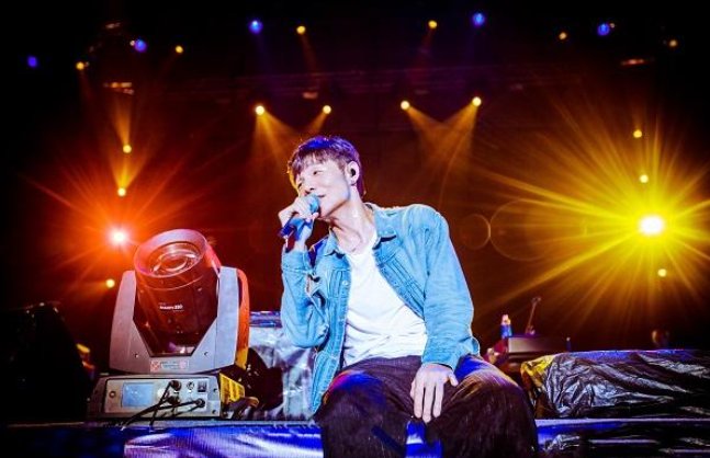 李荣浩自爆早起吃了四个韭菜盒子，艺人公开自己的饮食生活真的合适吗？