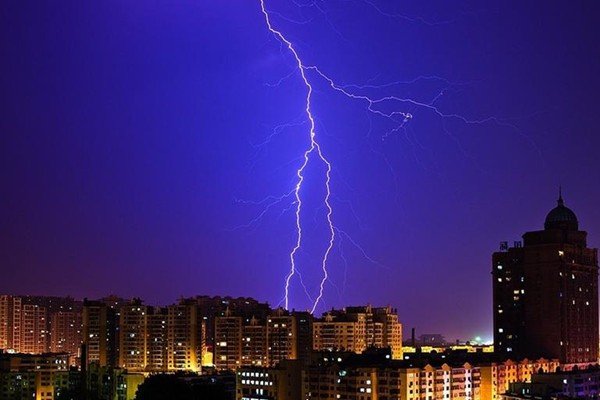 雷声轰轰的拼音