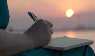 花香鸟语的意思 花香鸟语的含义