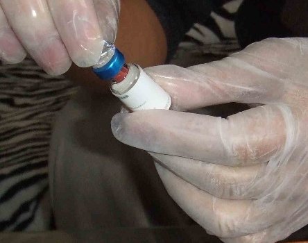 如何自己给小狗打疫苗