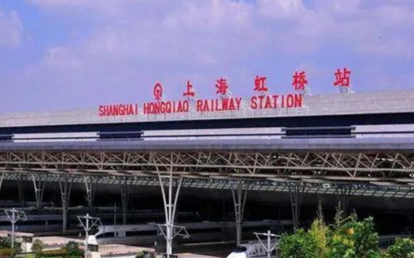 躲在上海虹桥卫生间的新冠康复者已找到工作，他在找工作途中经历了什么？