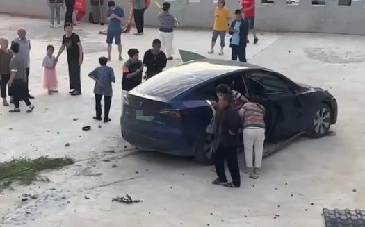 重庆一辆特斯拉撞倒多名路人，致2死4伤，此事故会如何划分责任？