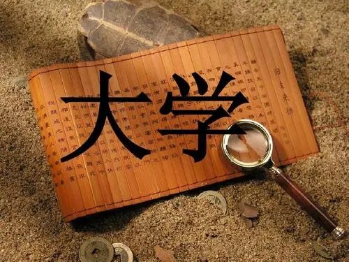 选大学除了要根据自身实际分数情况来选择，还要考虑哪些因素呢？