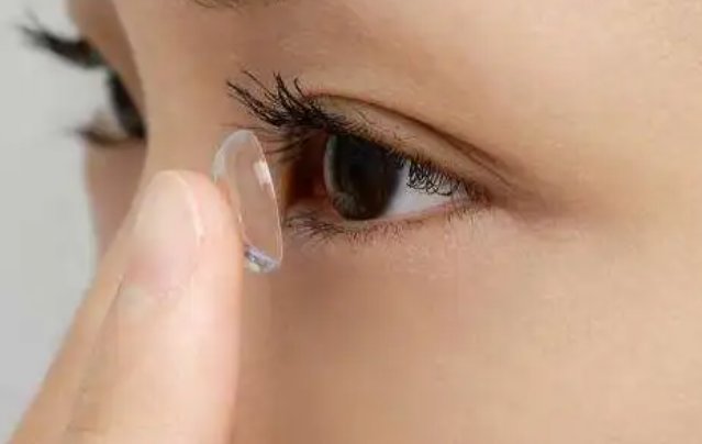 隐形眼镜英文