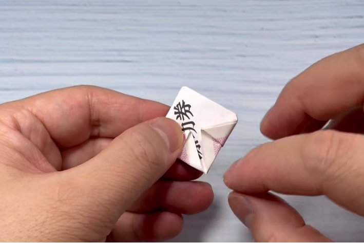 人民币怎么叠玫瑰花