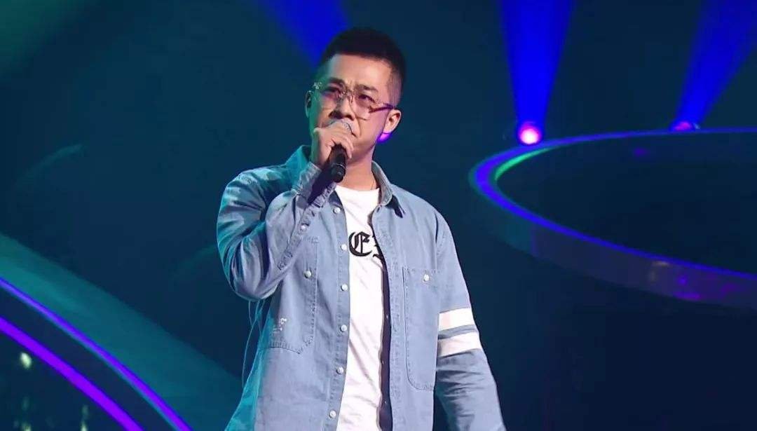 更努力 只为了我们想要的明天是什么歌的歌词