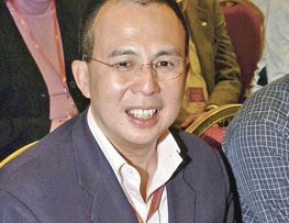 李泽楷力捧25岁模特，曾交往12位知性美女，他的情史有多丰富？