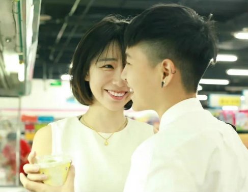 北大学霸乐队主唱，不走寻常路的刘恋，是怎么在浪姐舞台上火起来的？