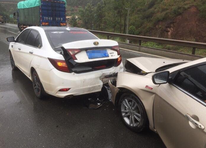 浙江湖州发生6车追尾事故致6死3伤,事故发生的主要原因是什么?