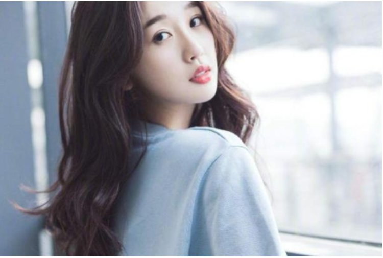 THE9变魔术,虞书欣变超大福字,结果穿帮了,对此你怎么看?