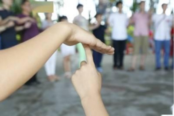 抓手指游戏100种玩法