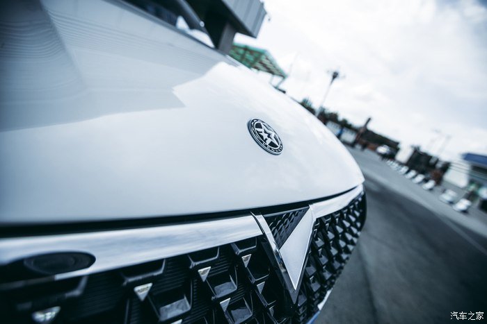 媳妇当启辰星车模，遇见你，是我生命中一场最美丽的意外