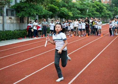 校运动会,究竟是重在参与重要还是比赛成绩重要?