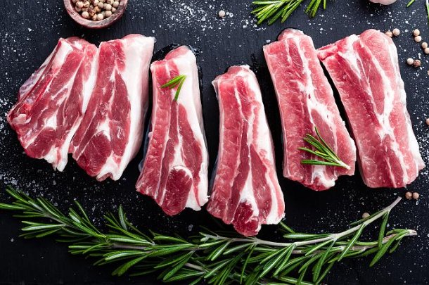 猪肉价格跌破每斤15元，这意味着什么吗？