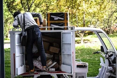 快递员私自代签，还吐槽顾客抠门，遇到这样的快递小哥该怎么办？