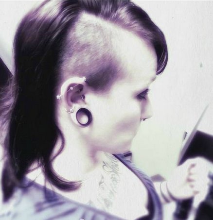 宠物蛇穿耳洞卡住是怎么回事？