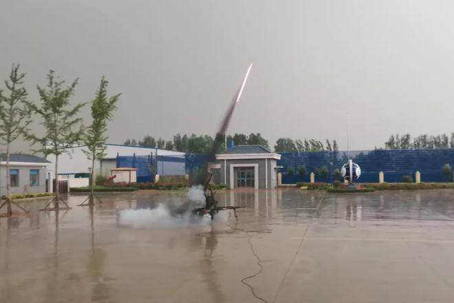 上海暴雨大白被吹倒，还因此受伤，这场暴雨为何来的如此突然？