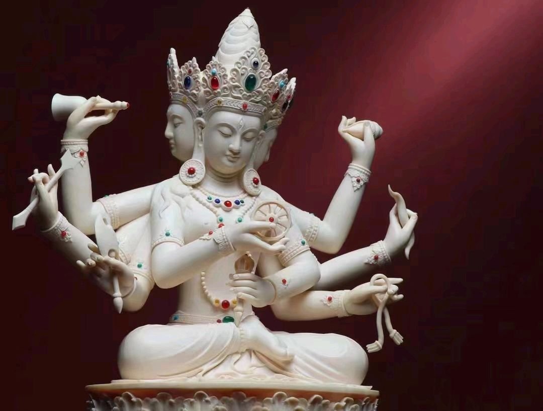 形容人三头六臂的成语