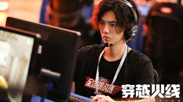 鹿晗和宋妍霏1分钟吻戏，因入戏太深伸出舌头，关晓彤情何以堪？