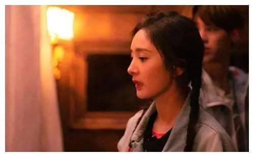 《密室大逃脱》节目组因杨幂受伤致歉，目前杨幂的治疗情况如何？