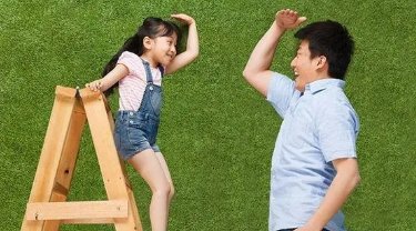 五年级小女孩身高近180，高出身后同学半个身子，她有哪些长高秘诀？