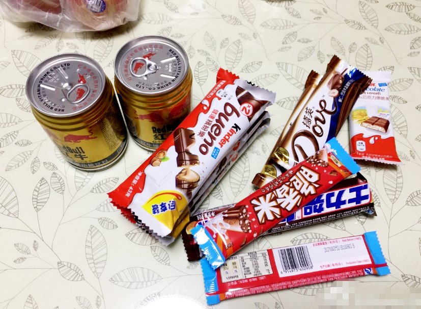 顺产时，宝宝是靠自己的力气爬出来的，还是母体挤出来的？