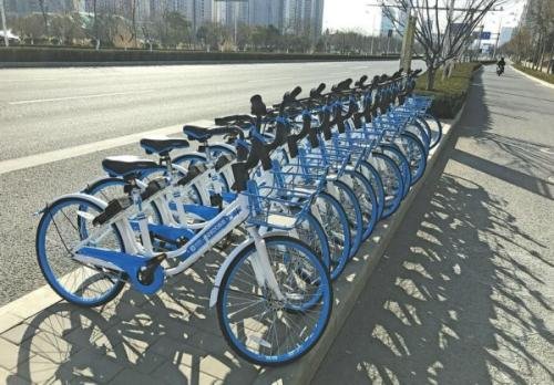 停车2小时被共享电动车层层包围,遇到这种情况怎么处理呢?