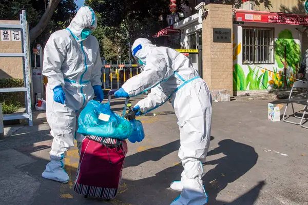 上海疫情存在面上暴发潜在风险,如何才能将风险降到最低?