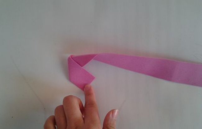 怎么用海绵纸做玫瑰花