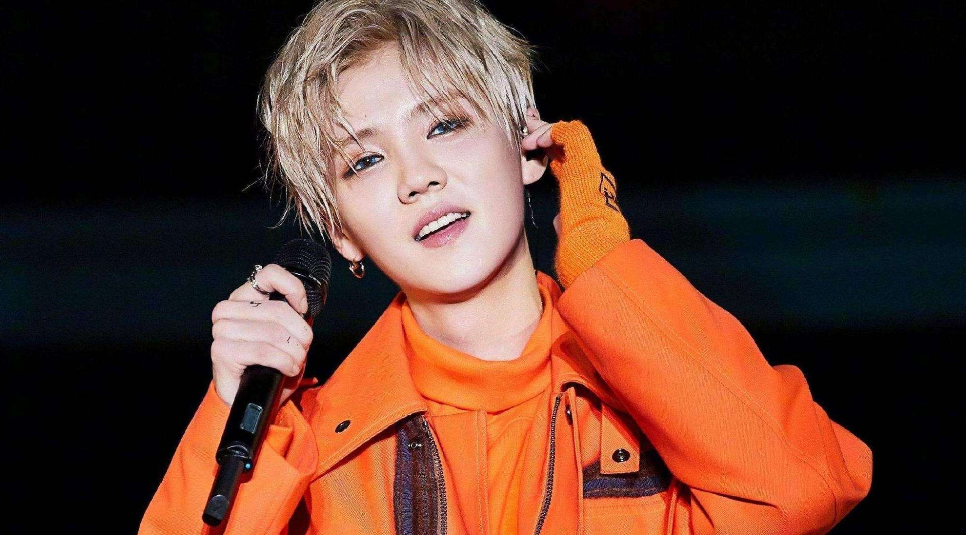 鹿晗和宋妍霏1分钟吻戏，因入戏太深伸出舌头，关晓彤情何以堪？