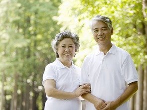 70岁老人发明自动爬楼智能车,他是怎么想到的?