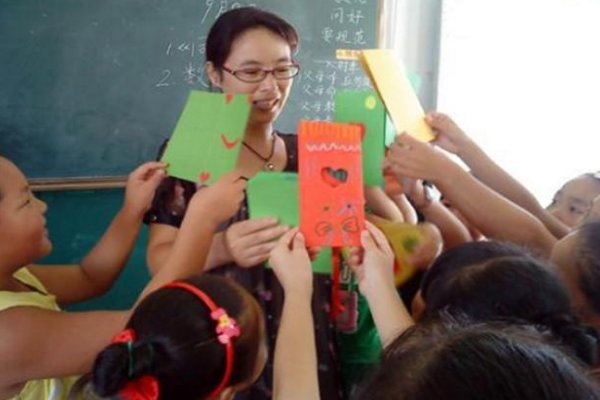 家长祝老师节日快乐，怎么回复好呢？