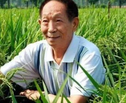 遵义一名95后女孩用辣椒摆出党旗,这代的年轻人是否更有爱国情怀?