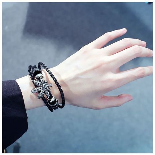 男生手腕上带皮筋代表了什么？此举有何含义？